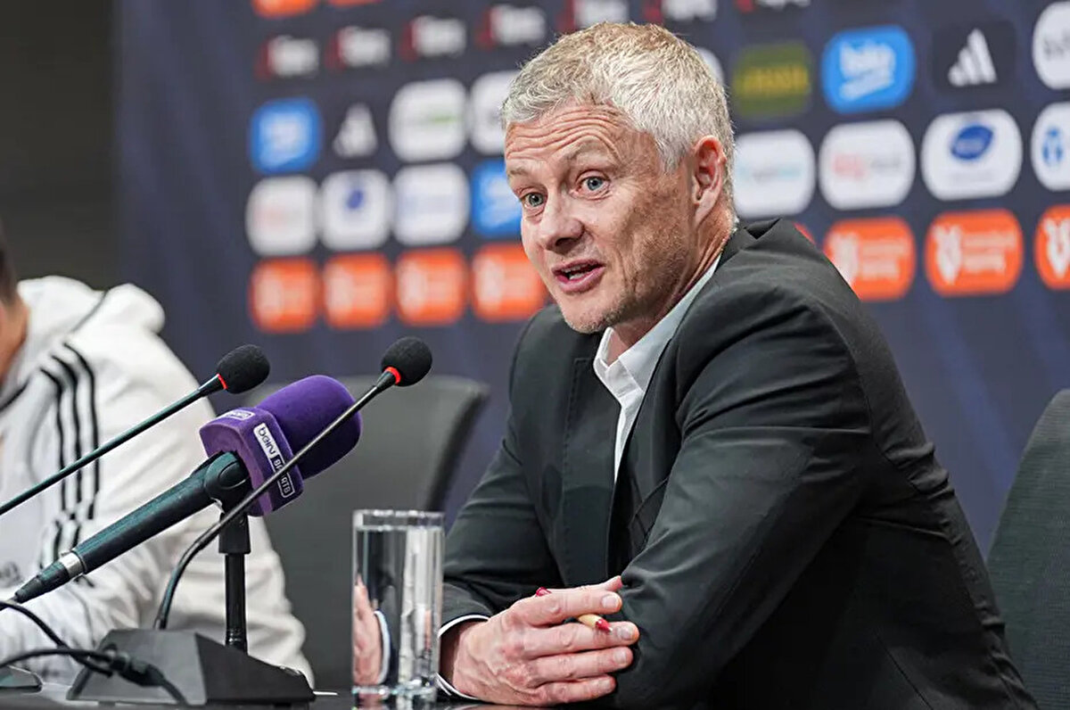 Yeni sezon için inançlı olduklarını aktaran teknik adam, "Bu sene umudumuz ve inancımız var. Oyunculara baktığımda gözlerinde ateşi görebiliyorum" ifadelerini kullandı.<br>