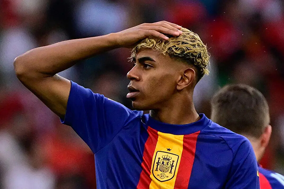 Barcelona ve İspanyol futbolunun son dönemdeki parlayan yıldızı Lamine Yamal 18. yaş gününü bir parti düzenleyerek kutladı.<br>