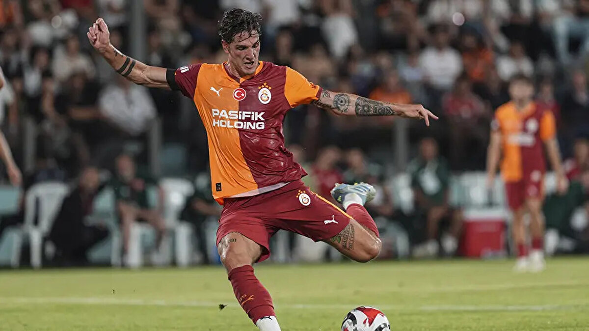 Galatasaray hazırlık maçında Ümraniyespor'u 5-2 mağlup ederken, müsabakaya ilk 11'de başlayan Nicolo Zaniolo iyi futbolunu bir de golle süslemişti. 62 dakika sahada kalan Zaniolo, performansıyla geçer nor almıştı.<br>