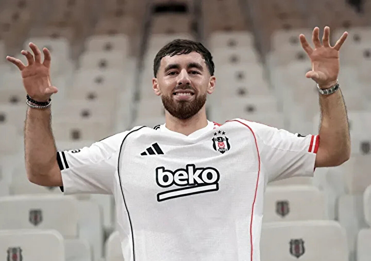 Benfica'dan Orkun Kökçü'yü tranfer eden Beşiktaş, Süper Lig tarihinin en pahalı transferine imza attı.<br>