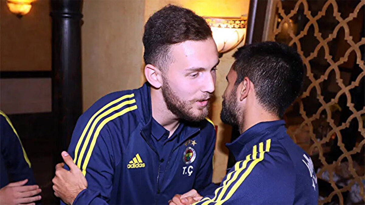 Fenerbahçe, Rizespor'dan ayrılan Tarık Çetin'i transfer etti.<br>