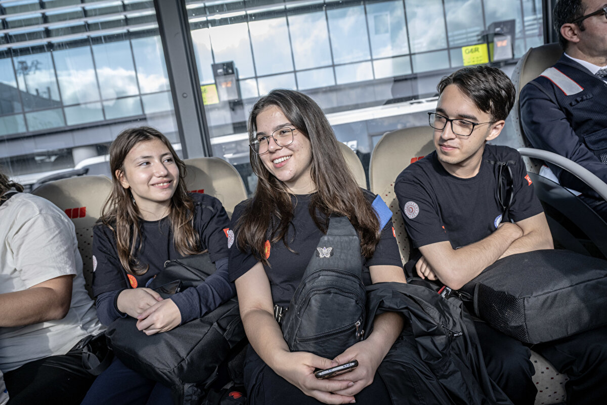 Sanayi ve Teknoloji Bakanı Mehmet Fatih Kacır, sosyal medya hesabından yaptığı açıklamada, bu yıl 9'uncusu tamamlanan Ulusal Antarktika Bilim Seferi'nin ardından 5'inci Arktik (Kuzey Kutbu ve çevresi) Bilimsel Araştırma Seferi'nin başladığını duyurdu.
