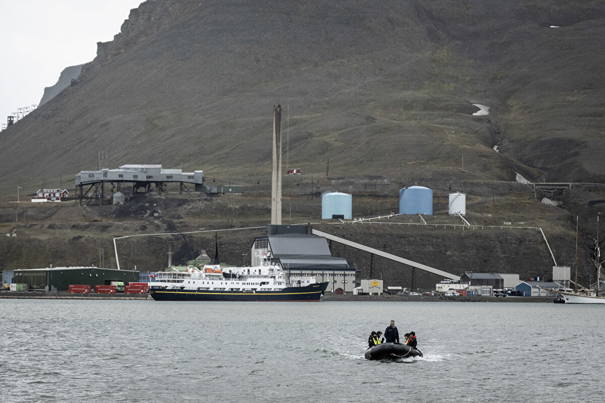 Kilci, "Ben de bu resimleri simgesel analiz yöntemiyle analiz ettim ve görsel bilimler açısından inceledim. Dijital olarak ortaokul öğrencilerine çizgi roman çalışması gerçekleştirdim, bu noktada farkındalık oluşturmaya başladım. Bu saha çalışmasıyla projeme uluslararası bir boyut kattım. O dönemki kaşiflerin gözünden resmedilen kutupları ben de Arktik seferinde kendi gözümden resmetmeyi çok istiyorum." diye konuştu.