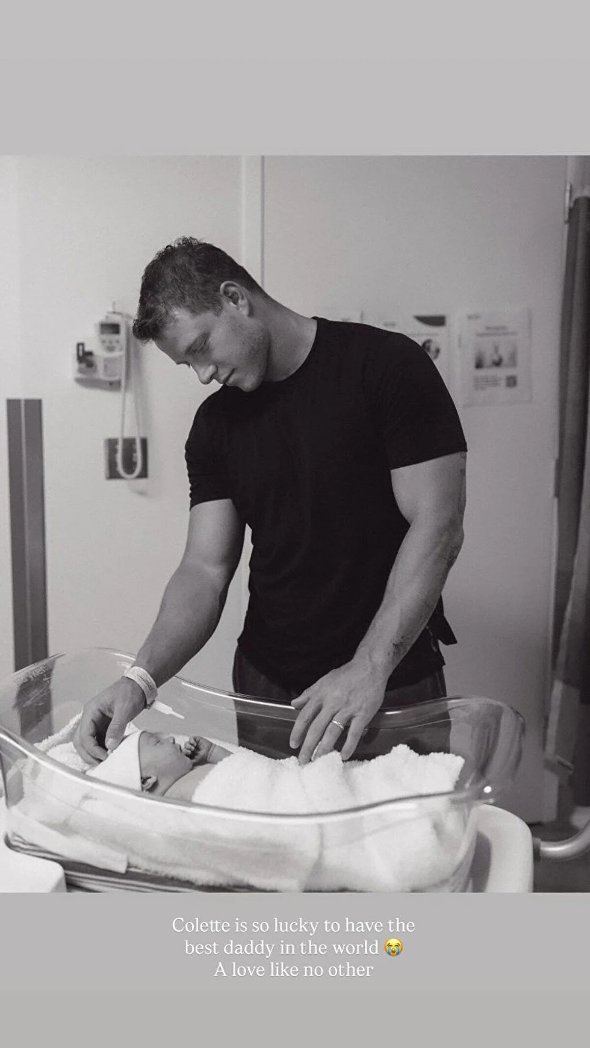 Culpo, mart ayında da verdiği ilk hamilelik pozlarını "Hayatımda yeni bir sayfa, annelik…" diyerek paylaşmıştı.