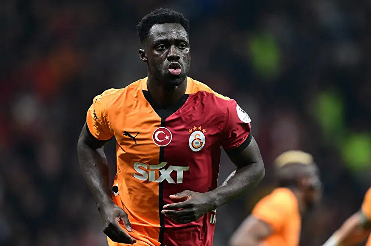 Fanatik'te yer alan habere göre, Davinson Sanchez'i bırakmak istemeyen Galatasaray, Como'nun teklifine olumsuz cevap verdi.<br>