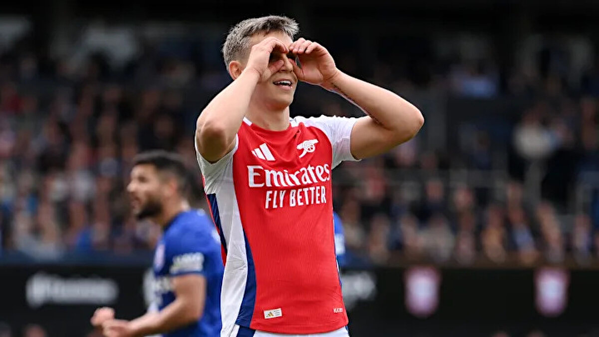 AP<br>Haberde, 30 yaşındaki futbolcunun, yakın zamanda menajerini değiştirdiği ve Bayern Münih Sportif Direktörü Max Eberl'in yakın dostu Alman menajer Dirk Hebel anlaştığı ve değişimin transferde Bayern'in işini kolaylaştıracağı yorumu yapıldı.