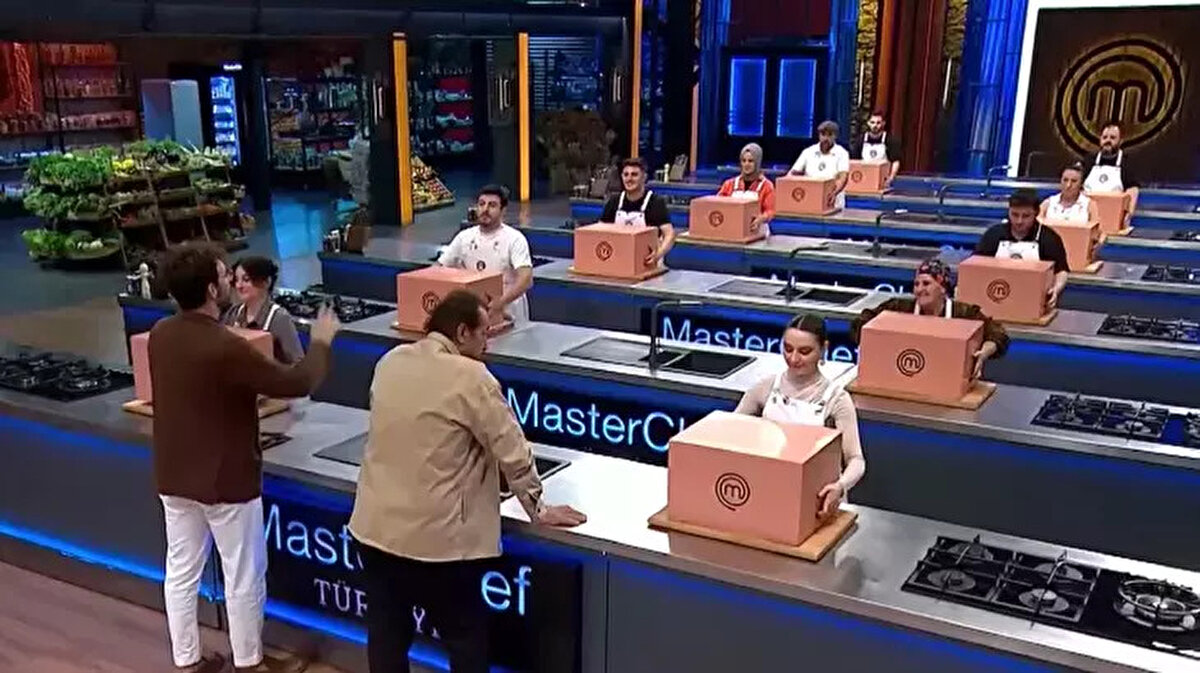 2025 MasterChef ana kadroya giren diğer 3 yarışmacı<br><br>Ada Kadroya Giren 1. Yarışmacı: Furkan<br><br>Ana Kadroya Giren 2. Yarışmacı: Eylül<br><br>Ana Kadroya Giren 3. Yarışmacı: Çağatay