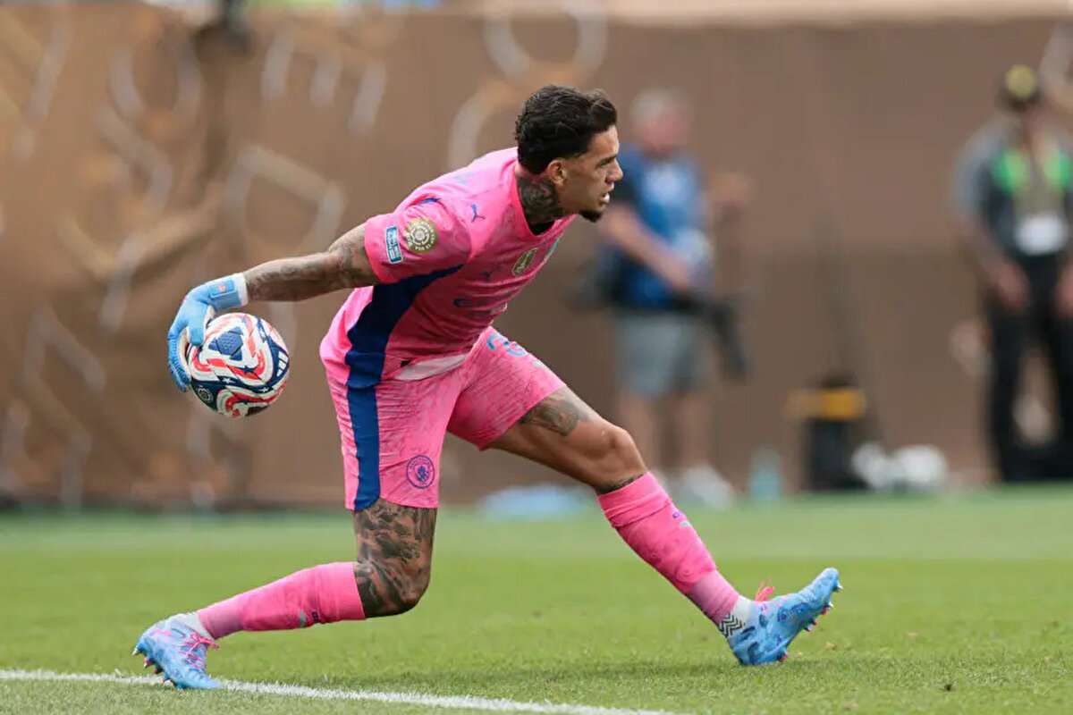 Sarı kırmızılıların gündemine son olarak Manchester City forması giyen Ederson geldi.