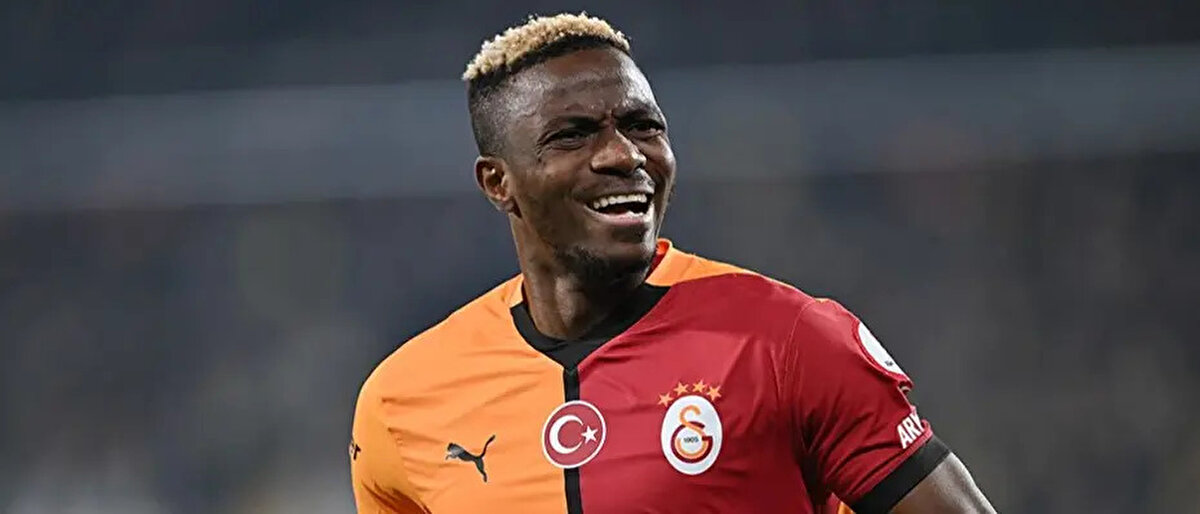 Birkaç haftadır bitmeyi bekleyen Victor Osimhen görüşmelerinde her an yeni bir gelişme yaşanıyor.