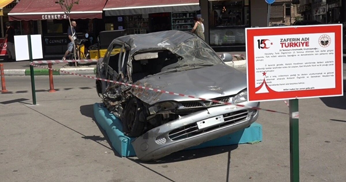 Kırklareli<br><br>15 Temmuz Demokrasi ve Milli Birlik Günü etkinliklerle anılıyor. 15 Temmuz gecesi Atatürk Havalimanı yakınlarında darbeci askerler tarafından tankla ezilen ve Gazi Mustafa Yücel ve iki çocuğunun yaralandığı otomobil Kırklareli’nde sergileniyor.