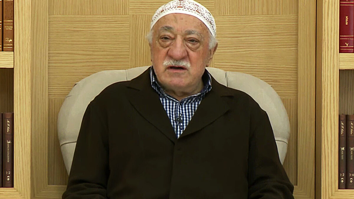 15 Temmuz 2016’daki darbe girişiminin ardından Türkiye, Fethullahçı Terör Örgütü (FETÖ) ile mücadelesini yalnızca yurt içinde değil, uluslararası alanda da sürdürmeye başladı. Yaşanan bu süreçte, örgütün küresel yapılanması ve faaliyetleri birçok ülkenin dikkatini çekti.<br><br> <br><br>Türkiye’nin diplomatik girişimleri sonucunda bazı ülkeler ve uluslararası kuruluşlar, FETÖ’yü resmen terör örgütü olarak tanıdı.