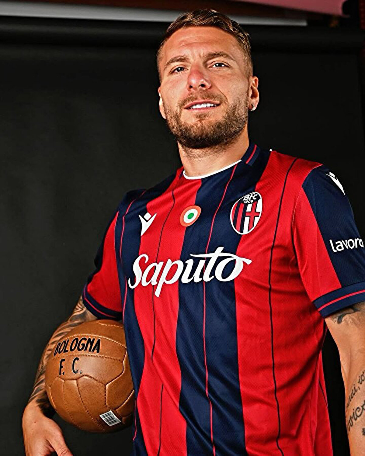 Geçen sezon Lazio'dan Beşiktaş'a transfer olan Ciro Immobile, bu sezon başında siyah beyazlılarla sözleşmesini feshederek Bologna ile 1+1 yıllık sözleşme imzaladı.<br>