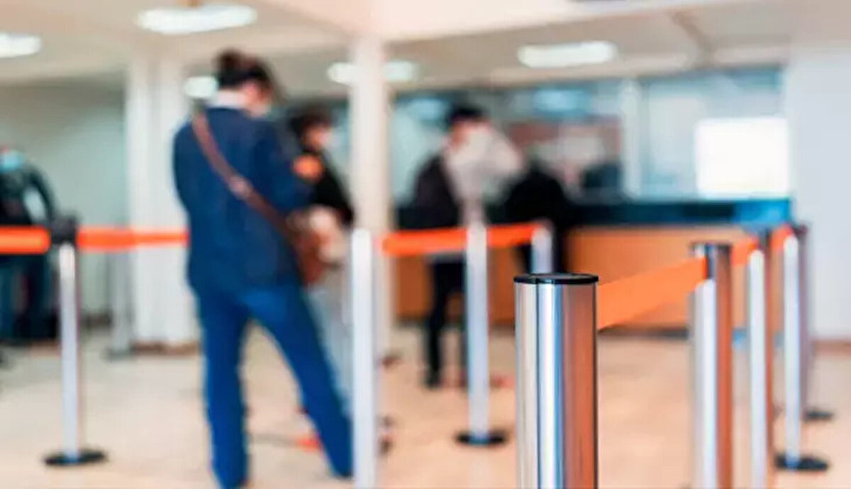 15 Temmuz bankalar açık mı, kapalı mı? Bugün bankalar çalışıyor mu?<br>15 Temmuz bankalar açık mı, bankalar çalışıyor mu, bugün bankalar kapalı mı soruları da resmi tatillerde en çok araştırılan konulardan biri. 15 Temmuz 2025 Salı günü resmi tatil olması nedeniyle bankalar kapalı olacak. Tüm kamu ve özel bankaların şubeleri hizmet vermeyecek. Bankacılık işlemlerinin tamamı sadece dijital kanallar (mobil uygulama, internet bankacılığı ve ATM’ler) üzerinden yapılabilecek. Şubeler kapalı olacağı için fiziki bankacılık işlemleri gerçekleştirilemeyecek.