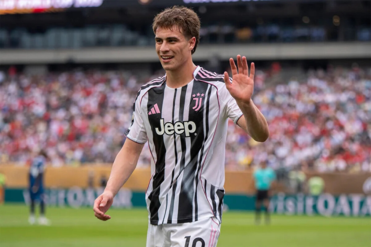 Çizme'deki haberde milli futbolcunun yeni kontratının detaylarına da değinildi.