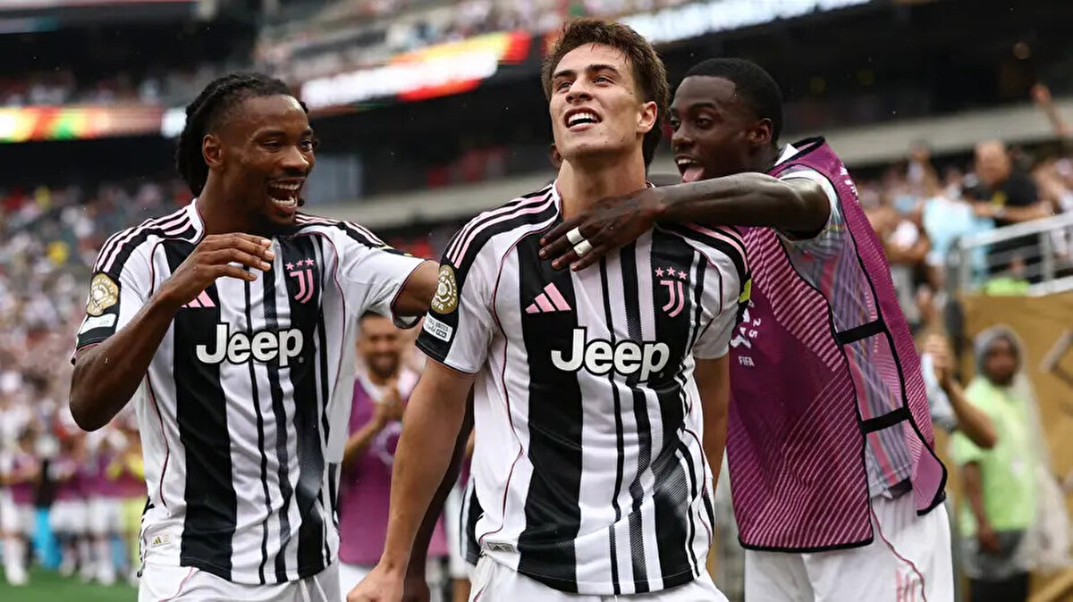 İtalyan devi, kısa süre içinde taraftarların kalbinde taht kuran milli futbolcuyla yeni sözleşme imzalamaya hazırlanıyor.