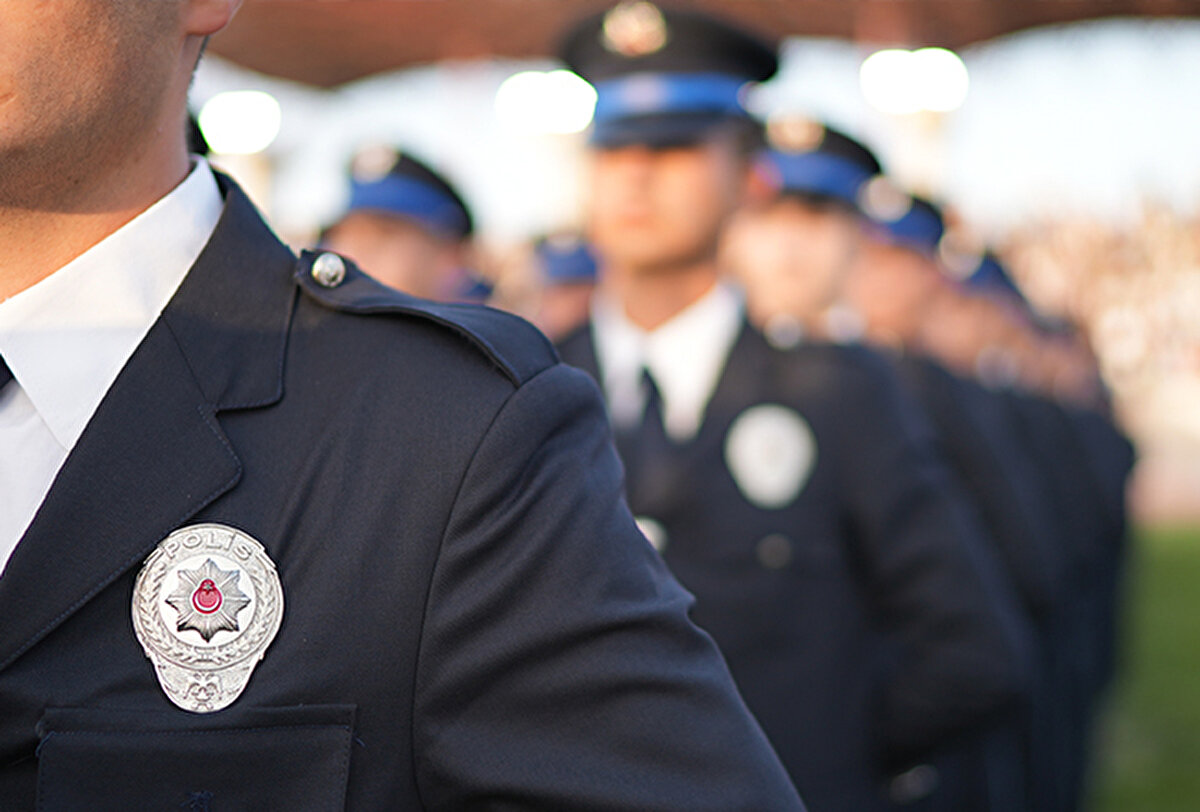 Bu nedenle, yedek adayların da düzenli olarak Polis Akademisi'nin internet sitesini kontrol etmeleri ve yapılacak duyuruları anlık takip etmeleri gerekiyor.