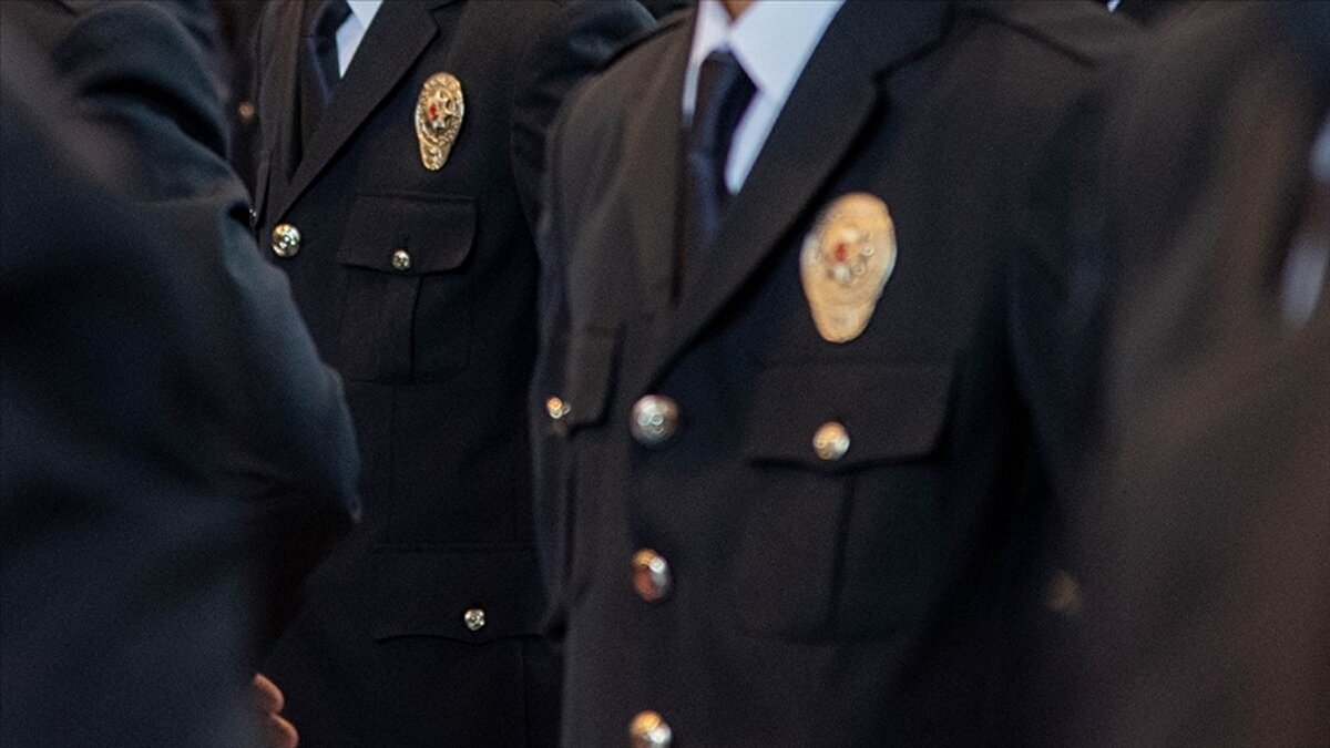 Asil kazanan adaylar için süreç nasıl işleyecek?<br><br>Sınav sonuçlarında başarılı olan asil adaylar, ilerleyen günlerde Polis Meslek Eğitim Merkezi'nde (POMEM) eğitimlerine başlayacak. Eğitim takvimi ve çağrı süreçleri hakkında detaylı bilgiler Polis Akademisi tarafından ayrıca paylaşılacak.