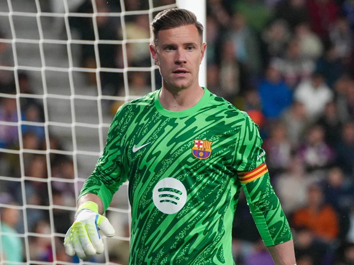 Barcelona formasıyla geçtiğimiz sezon sakatlığı nedeniyle sadece 9 maça çıkabilen Marc-Andre Ter Stegen, kalesinde 11 gol gördü ve 1 mücadelede gole izin vermedi.<br>