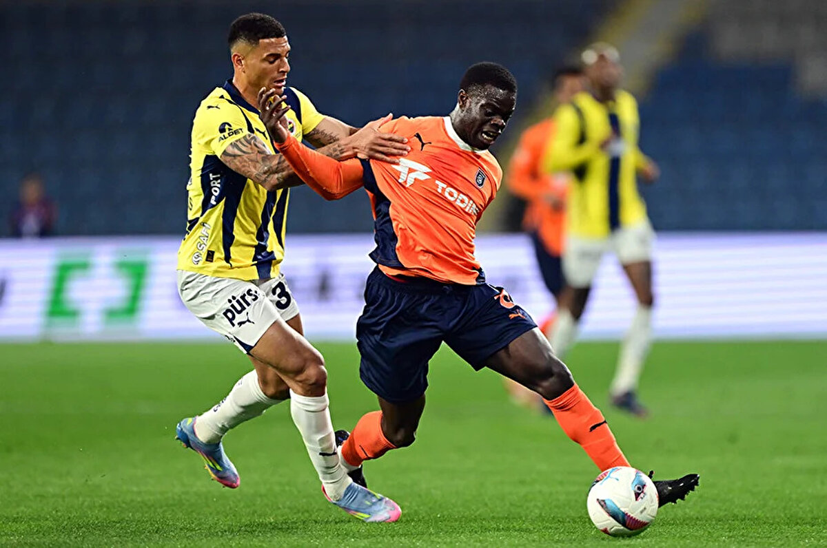 Yıldız futbolcunun Brezilya’ya dönüş ihtimalinin yanı sıra 6-7 milyon euro’luk teklifler aldığı söylentiler arasındaydı.<br><br>