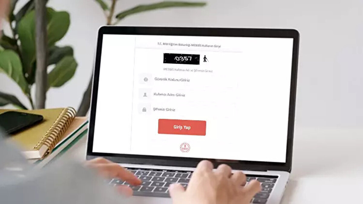 Öğretmenlerin 2. il içi atama sonuçları ne zaman açıklanacak?<br><br>Milli Eğitim Bakanlığı tarafından belirlenen takvime göre öğretmenlerin il içi yer değiştirme sonuçları 16 Temmuz 2025 Çarşamba günü ilan edilecek. Ataması gerçekleşen öğretmenlerin ilişik kesme işlemleri ise 17 Temmuz 2025 tarihinden itibaren başlayacak.