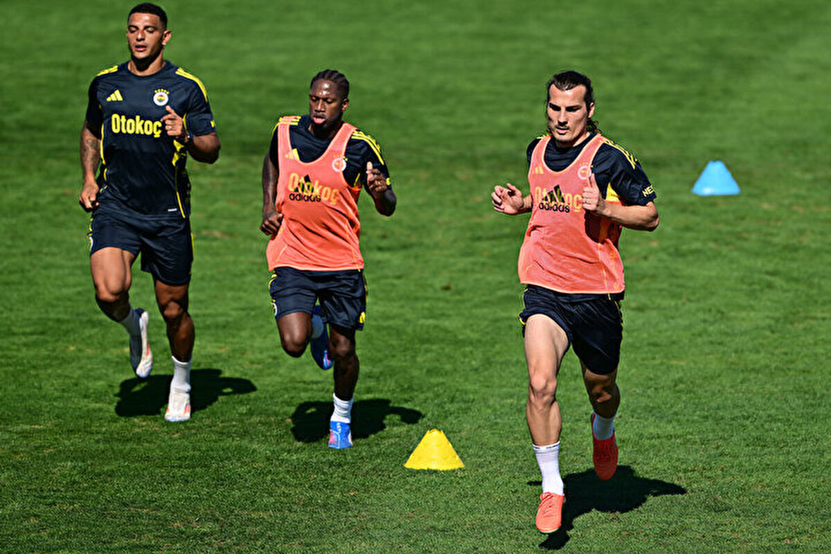 14 günlük Portekiz kampı Fenerbahçe'deki 5 futbolcunun geleceğini direkt olarak etkileyecek.<br>