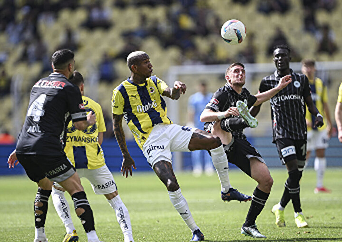 Jose Mourinho'nun güvendiği isimlerin başında gelen Anderson Talisca önemli maçları kaçıracak.<br>