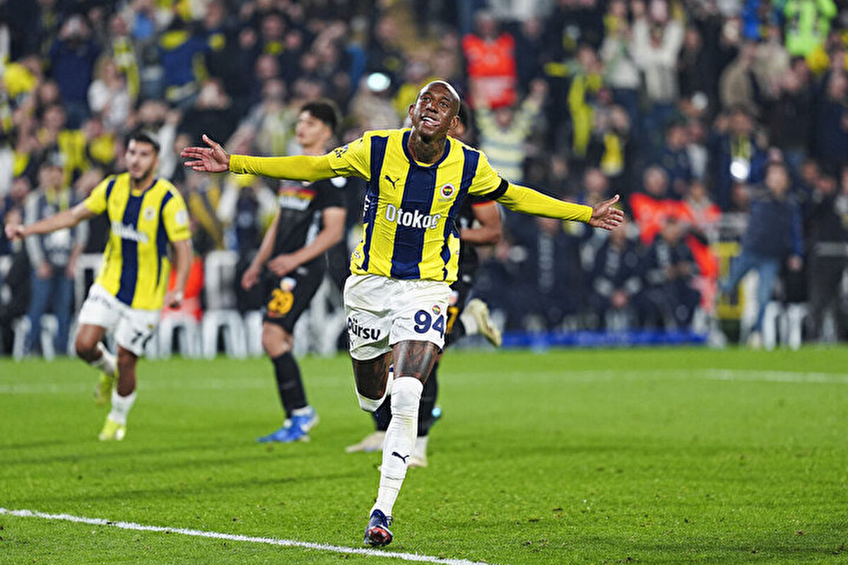 Yurt dışı kampını Portekiz'de sürdüren sarı lacivertliler Talisca'yı kafileye dahil etmedi.<br>