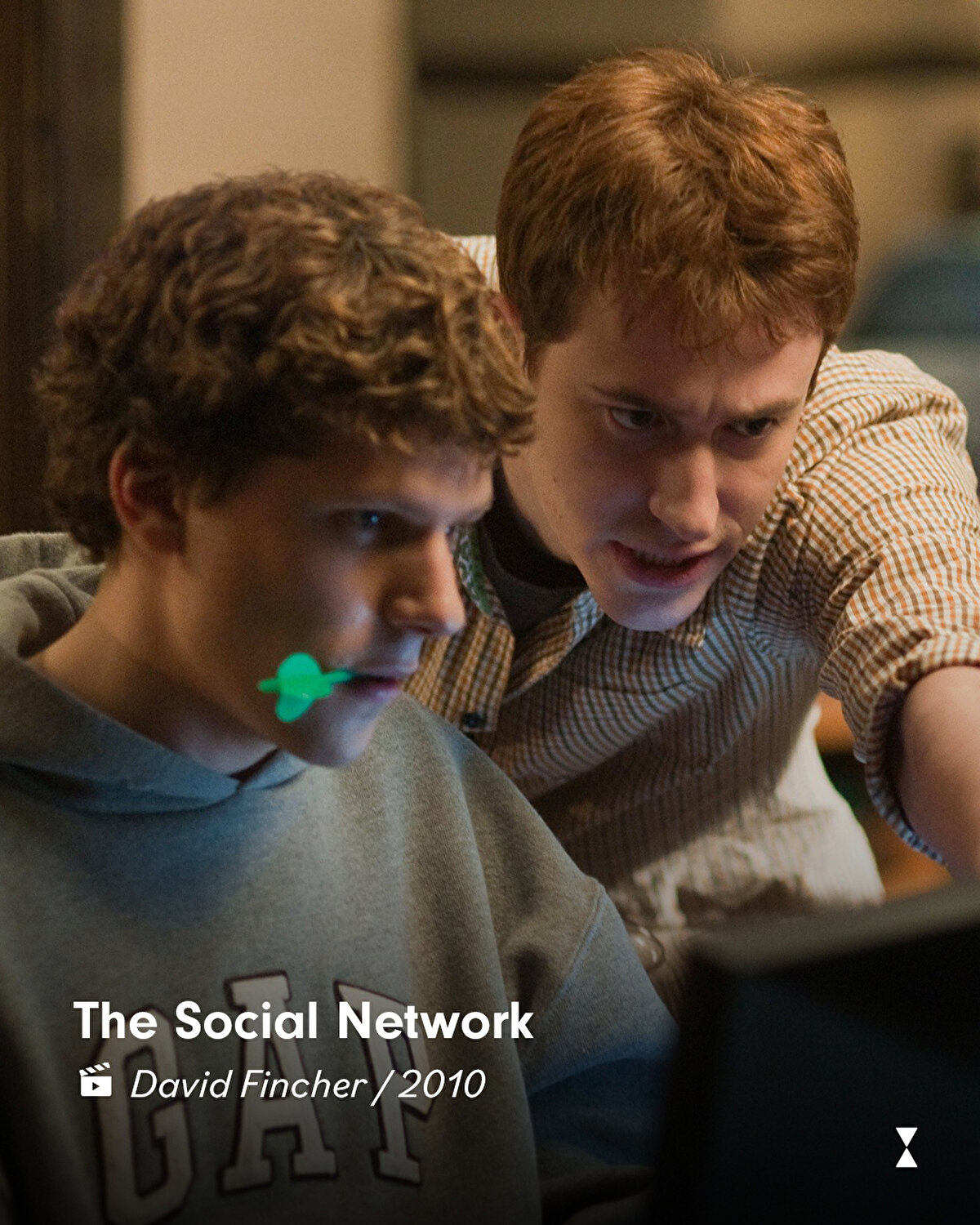 Her biri, kurgu ile gerçeğin iç içe geçtiği güçlü hikâyelere dönüşür.