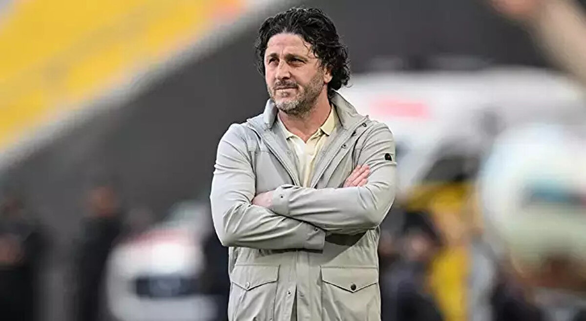 Fatih Tekke, savunmada hata yapmamaları gerektiğini ifade ederek, "Savunmada absürt hatalar yapmamamız gerekiyor. Bizim önce takım savunmasına hazırlıklı olmamız lazım. Bunun için de diğer takımlardan fiziksel seviyemizin artması lazım. Birçok faktör var ve hepsini düşünerek bir şablon oluşturmaya çalışacağız. Ama her şey gayet iyi gidiyor oyuncularımın hepsi inanılmaz çalışıyor. Fakat kalitemizin artması lazım, bunun için transferlerin hızlı gelmesini bekliyorum." değerlendirmesinde bulundu.