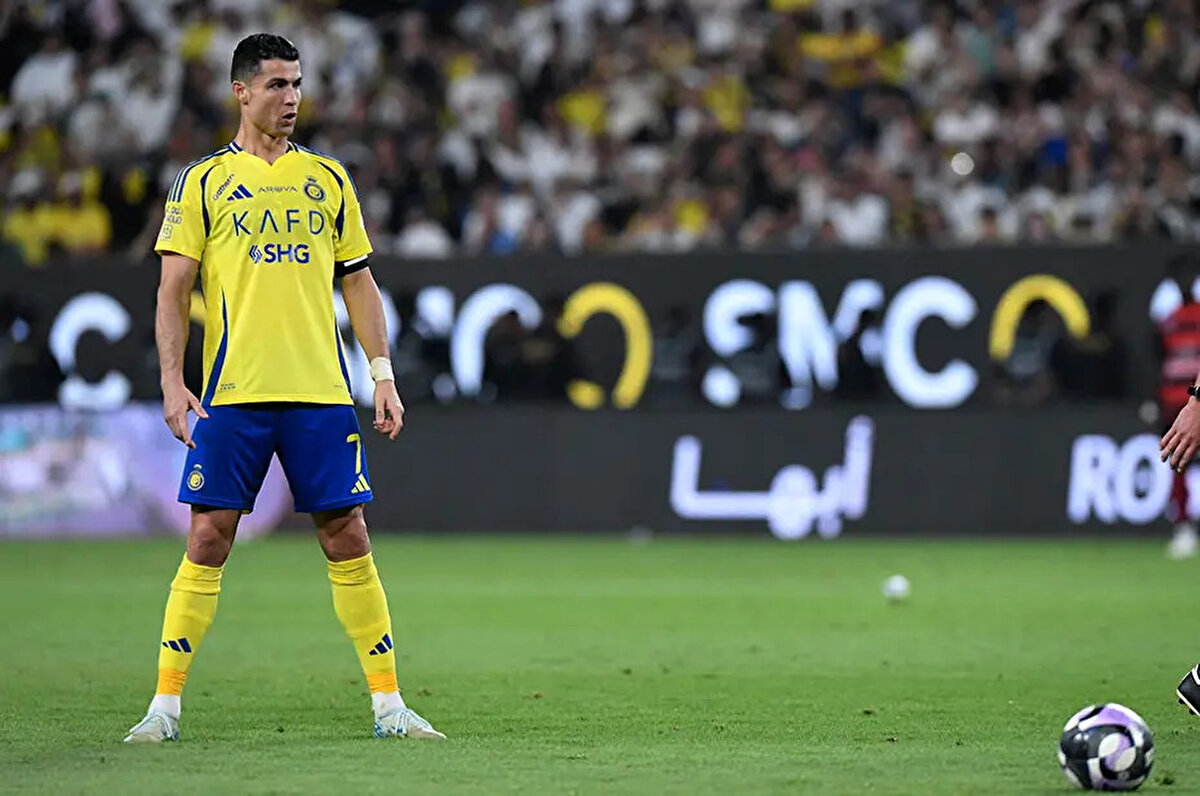 Portekizli yıldızın adı geçtiğimiz haftalarda Al-Nassr ile yeni sözleşme imzalamasına rağmen transfer dedikodularına karıştı.<br>