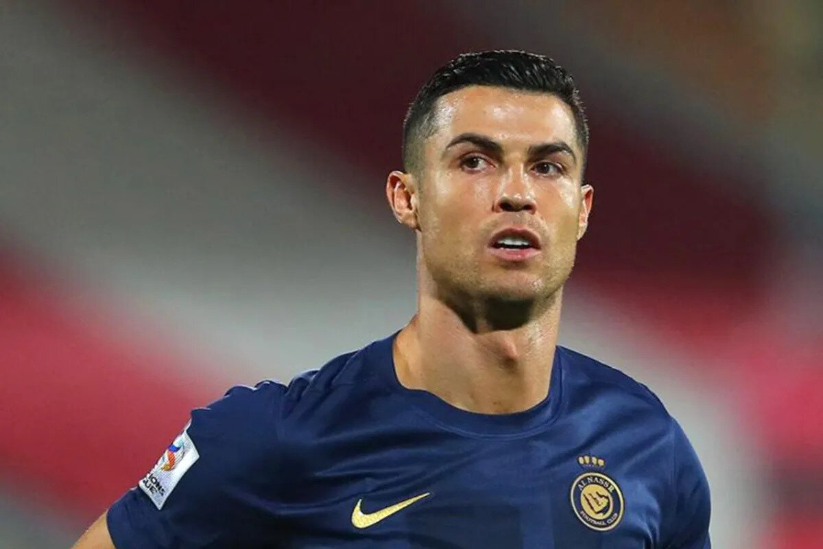 Önümüzdeki günlerde transferle ilgili somut adımların atılabileceği belirtilirken, Cristiano Ronaldo'nun küçük de olsa Como forması giyme ihtimalinin bulunduğu ifade edildi.
