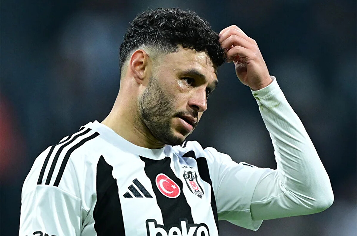 İngiliz kulübünün altyapısından yetişen Chamberlain'in, ülkesine dönmeye hazırlandığı ancak başka kulüplerle de görüşmelerde bulunduğu belirtildi.