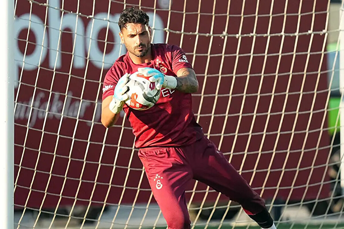 Galatasaray, 2025-2026 sezonu hazırlıklarını bugün Kemerburgaz Metin Oktay Tesisleri’nde yaptığı antrenmanla sürdürdü.<br>