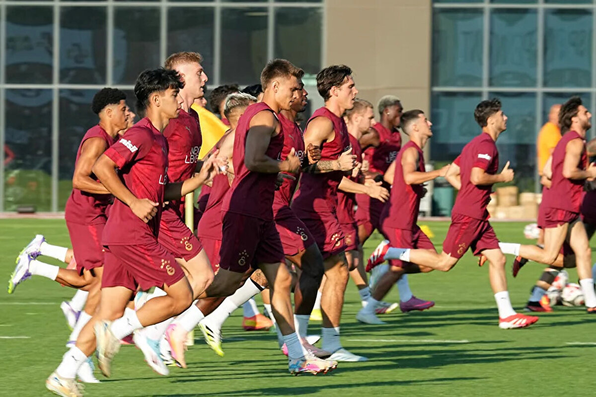 Galatasaray, yarın saat 12.30 ve 18.00’da yapacağı idmanlarla hazırlıklarını sürdürecek. <br>