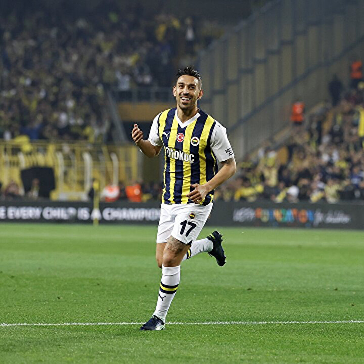 İrfan Can, geride bıraktığımız sezon toplamda 42 karşılaşmaya çıkarken 3 gol atıp, 4 asistlik performans sergiledi.