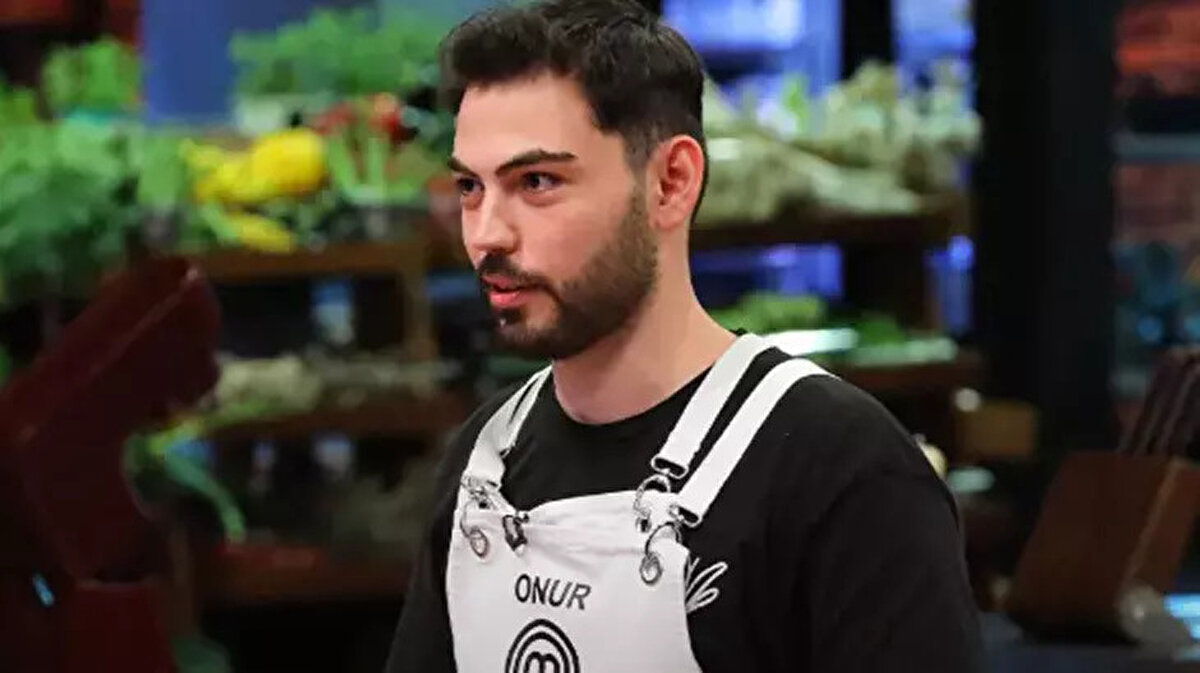 MasterChef ana kadroya giren yarışmacılar listesi<br><br>MasterChef 2025 ana kadrosunda yer almaya hak kazanan ilk beş yarışmacı belli oldu. İşte ana kadroya giren yarışmacılar sıralaması:<br><br>Ana Kadroya Giren 1. Yarışmacı: Furkan<br><br>Ana Kadroya Giren 2. Yarışmacı: Eylül<br><br>Ana Kadroya Giren 3. Yarışmacı: Çağatay<br><br>Ana Kadroya Giren 4. Yarışmacı: Onur<br><br>Ana Kadroya Giren 5. Yarışmacı: Hilal