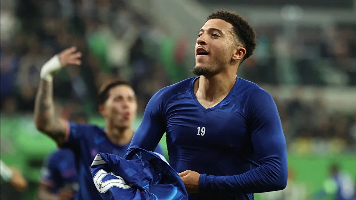 25 yaşındaki hücum oyuncusu da İtalyan devinde kariyerine devam etmek istiyor.