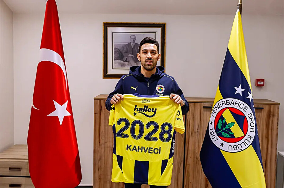 Resmi<br>Fenerbahçe'nin milli futbolcusu İrfan Can Kahveci'nin ayrılmak istediğine yönelik iddialar gündem olmuştu.