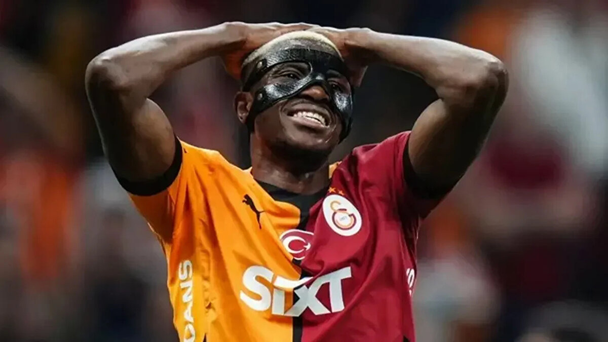 İtalyan ekibi, Nijeryalı golcünün Galatasaray sonrası kısa süre içinde Juventus formasıyla Serie A'ya dönmesinden çekinirken, sarı-kırmızılılar bu endişeyi yok etti. Sportmediaset'e göre Galatasaray, Napoli'nin bu şartını da kabul etti.