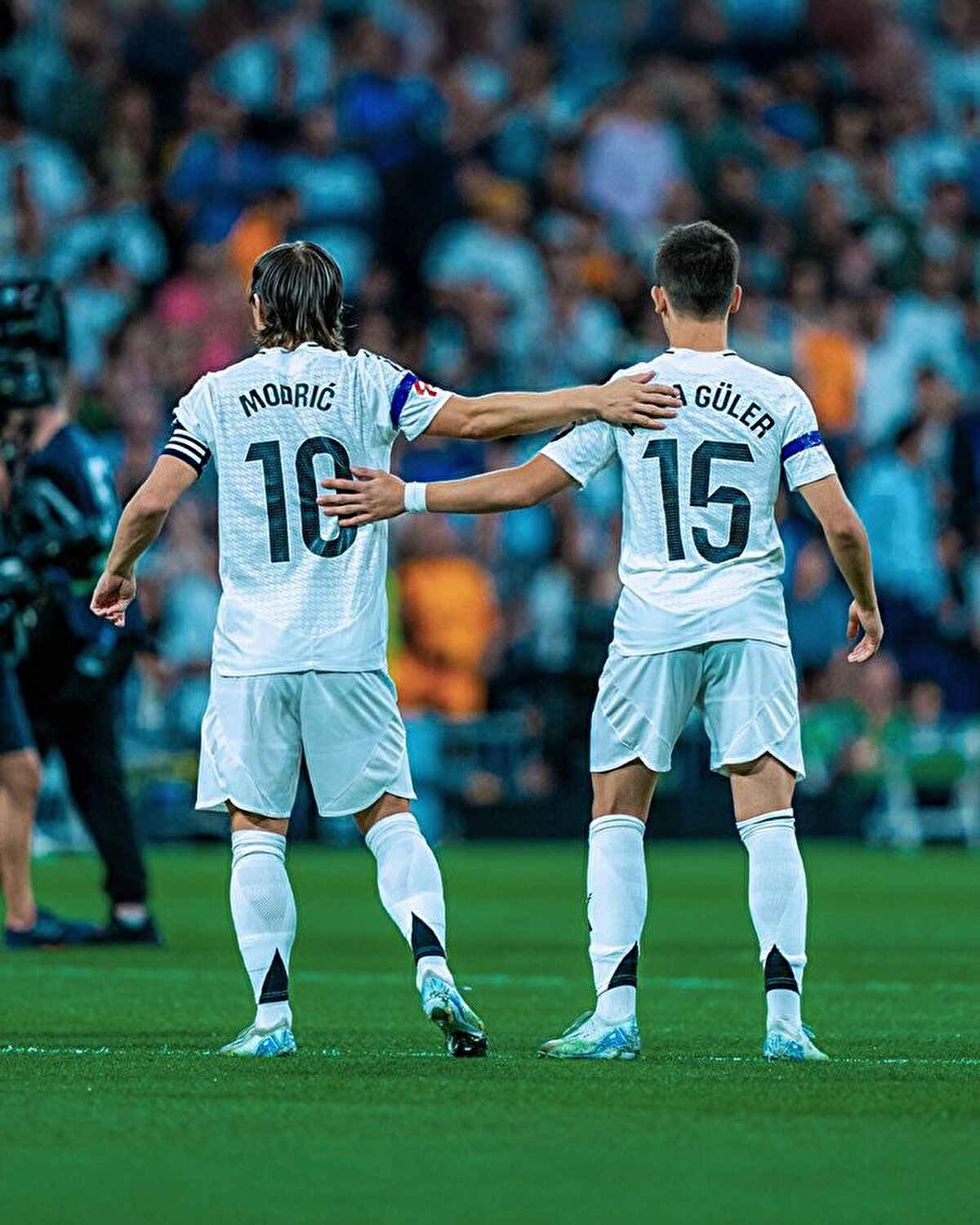 Öte yandan Luka Modric'in Milan'a transfer olmasıyla birlikte 10 numaralı formanın yeni sahibinin Arda Güler olacağı iddia edildi.<br>