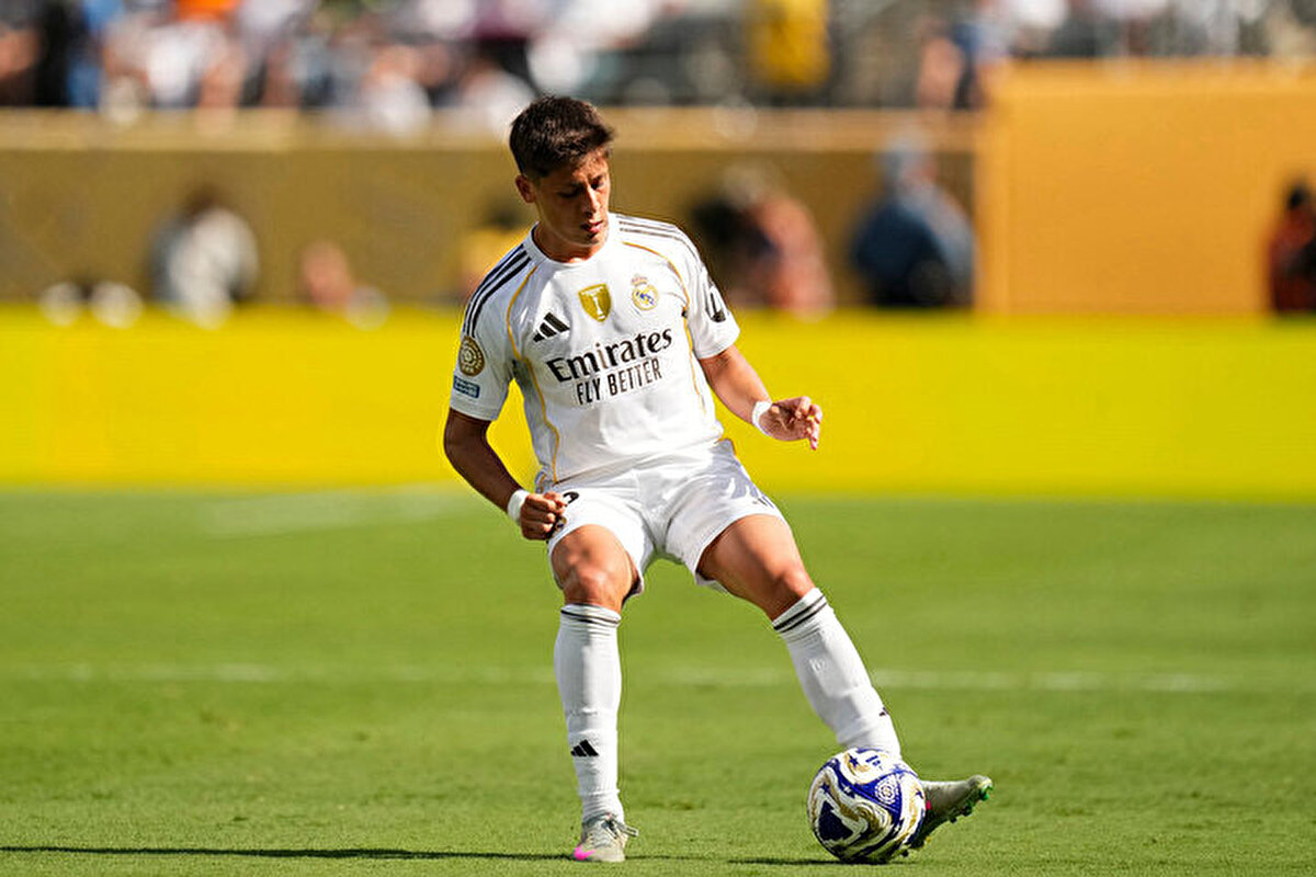 Haberde Arda'nın üstlendiği rolle birlikte Real Madrid'in en çok konuşulan yıldızı Kylian Mbappe'yi geride bıraktığına da yer verildi.<br>