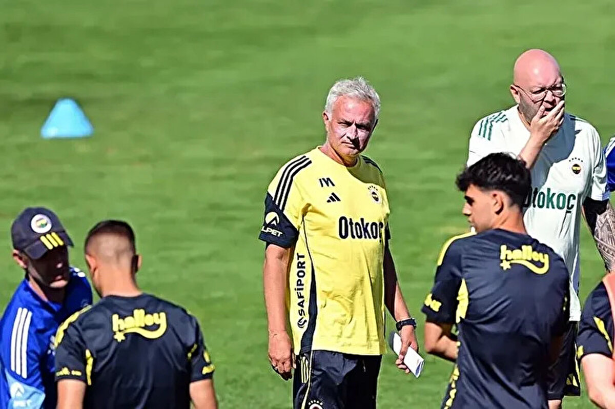 Mourinho ayrıca Portekiz'e dönmenin kendisi için duygusal bir anlam taşıdığını, babasının ilk ciddi maçını Portimonense stadında oynadığını ve kendisinin yarı Algarve'li olduğunu söyledi.<br>