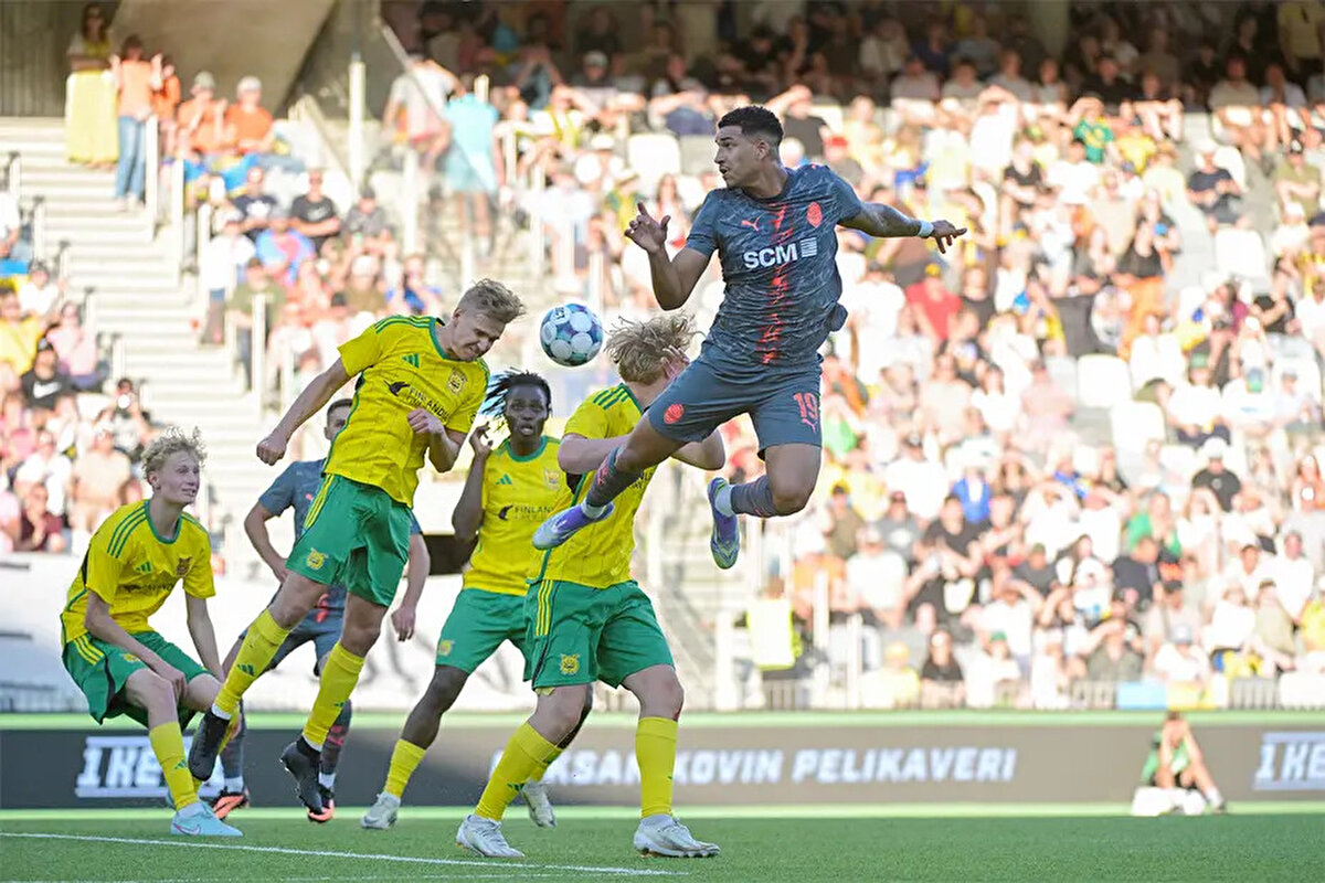 Shakhtar Donetsk rövanşta maçın başından sonuna kadar oyunun mutlak hakimi olsa da golü bulamadı ve karşılaşma 0-0 sona erdi.
