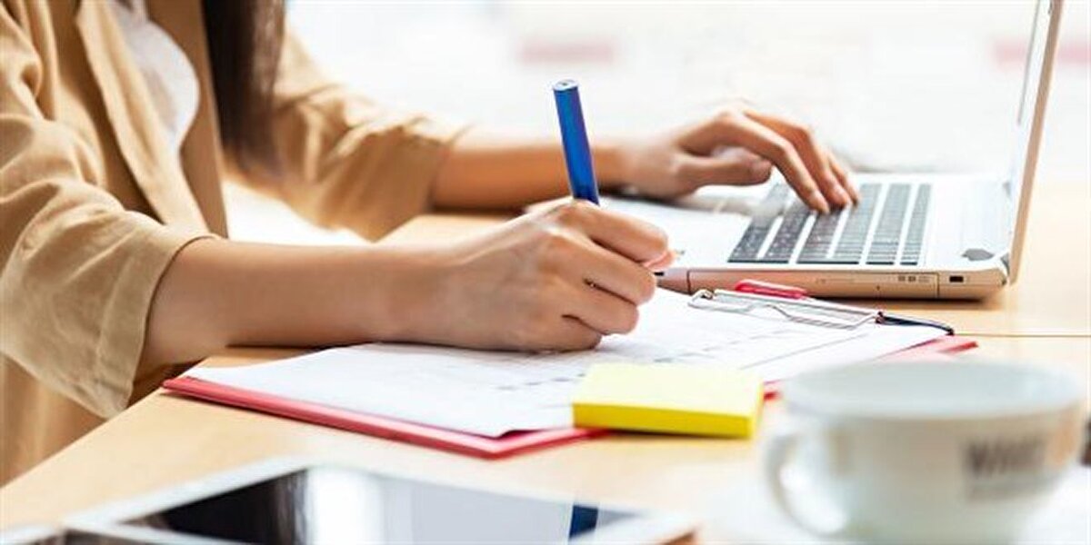 Bu durumun en önemli avantajı, çalışanın sigorta ve kadro hakkının devam etmesi olacak. Yani memur, 657 sayılı Devlet Memurları Kanunu kapsamındaki tüm özlük haklarını kaybetmeden bu esnek çalışma modelinden faydalanabilecek.