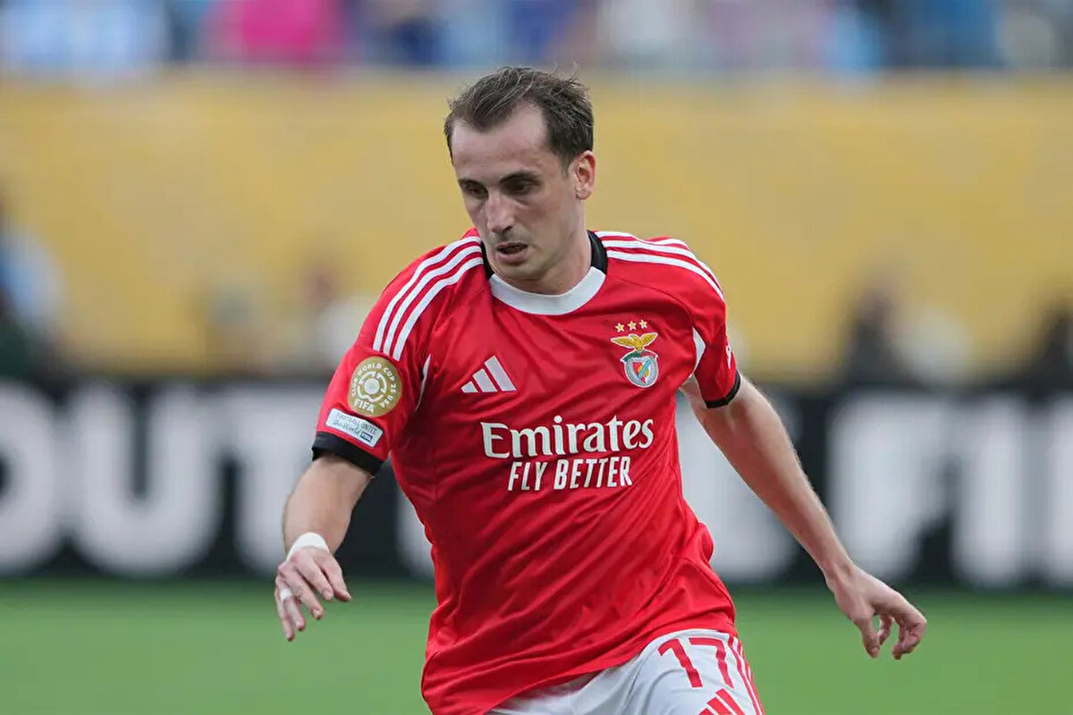 Galatasaray'dan geçtiğimiz sezon Benfica'ya transfer olan Kerem Aktürkoğlu, yaz transfer döneminde takıma veda edebilir.<br>