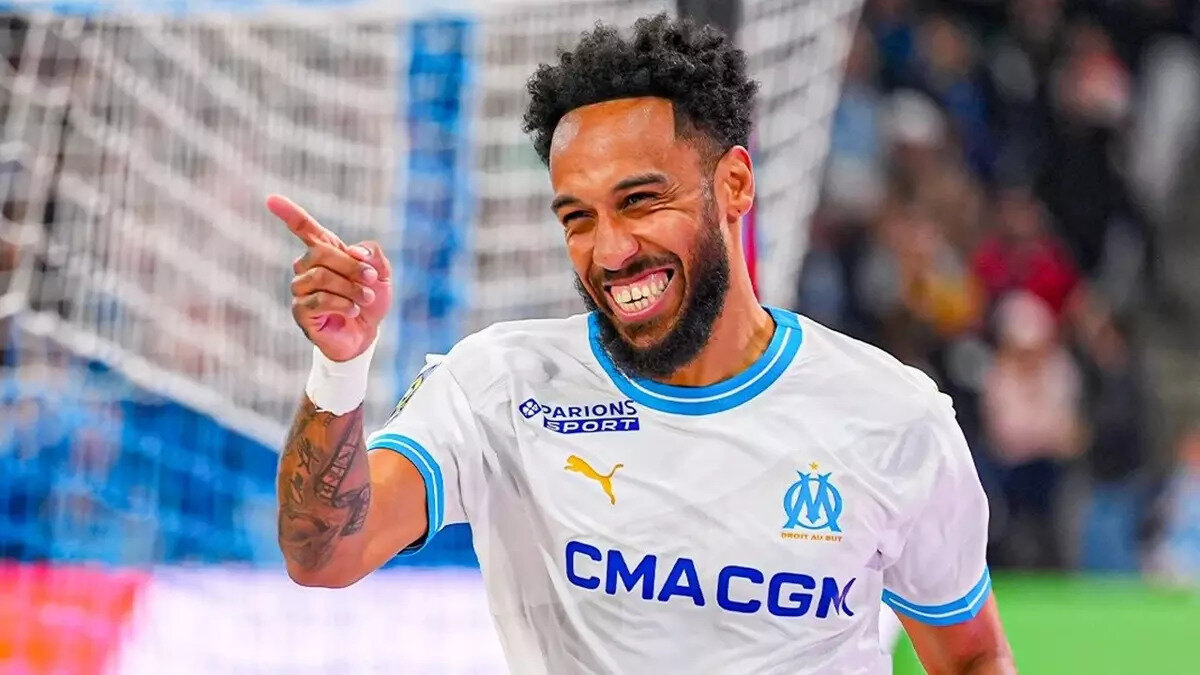 Kariyerinde 728 maça çıkan Aubameyang 370 gol atarken 103 asist yaptı.<br>