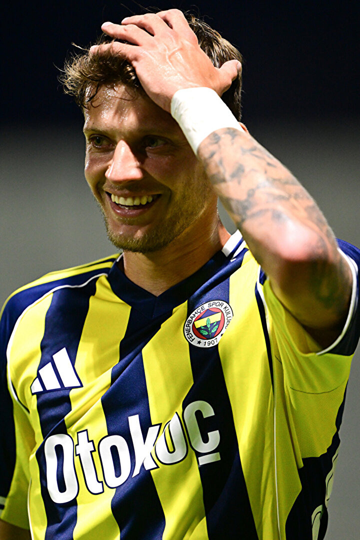 Sarı lacivertliler hazırlık maçında Portekiz 2. Lig takımlarından Portimonense'yi Szymanski'nin golleriyle 2-1 yendi.<br>