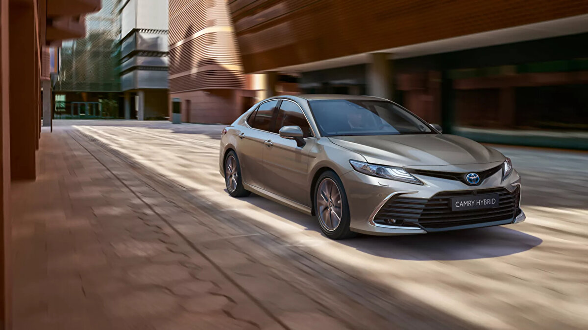 5. Toyota<br>Dünyanın en çok satan markalarından biri olan Toyota, uzun ömürlü ve sağlam araç üretimiyle listenin üst sıralarında yer alıyor. Corolla ve Camry modelleri güvenilirlik konusunda en çok tercih edilenler arasında.