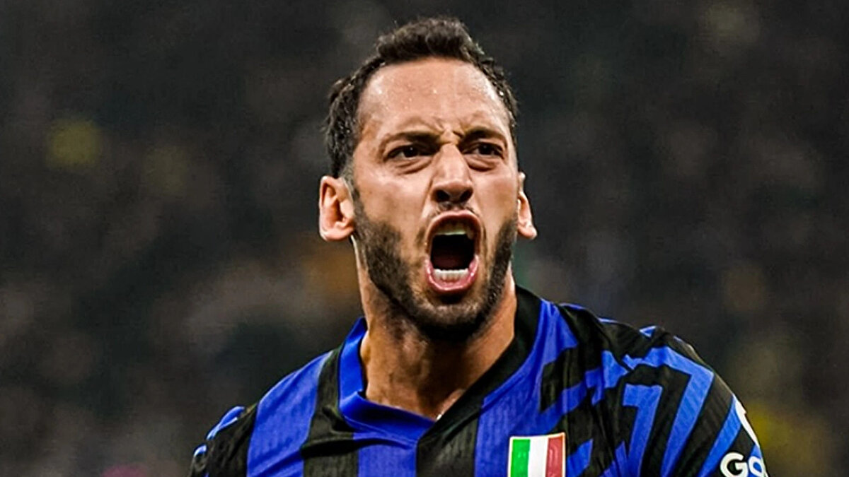 Milli futbolcu, Galatasaray'dan istediği ilgiyi göremeyince Fenerbahçe ile görüşme gerçekleştirdi.