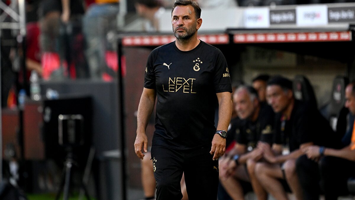 Galatasaray'ın Teknik Direktörü Okan Buruk Victor Osimhen'ın transferinin yakın zamanda sonlanabileceğini söyledi. Okan Buruk Osimhen'den sonraki transferi de açıkladı. 